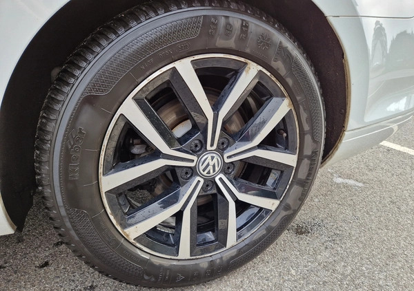 Volkswagen Passat cena 61900 przebieg: 114500, rok produkcji 2015 z Wrocław małe 92